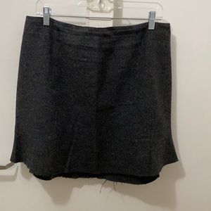 Wool skirt with Raw edge trim